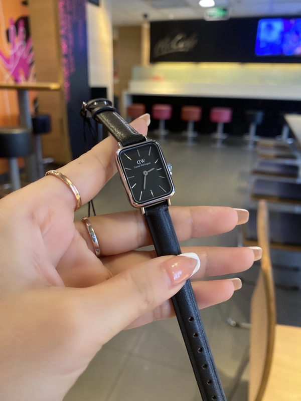 ブランド時計側面デザイン